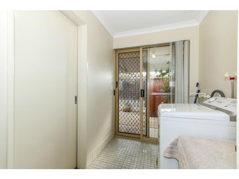 2/4 Mills Street, Bentley WA 6102