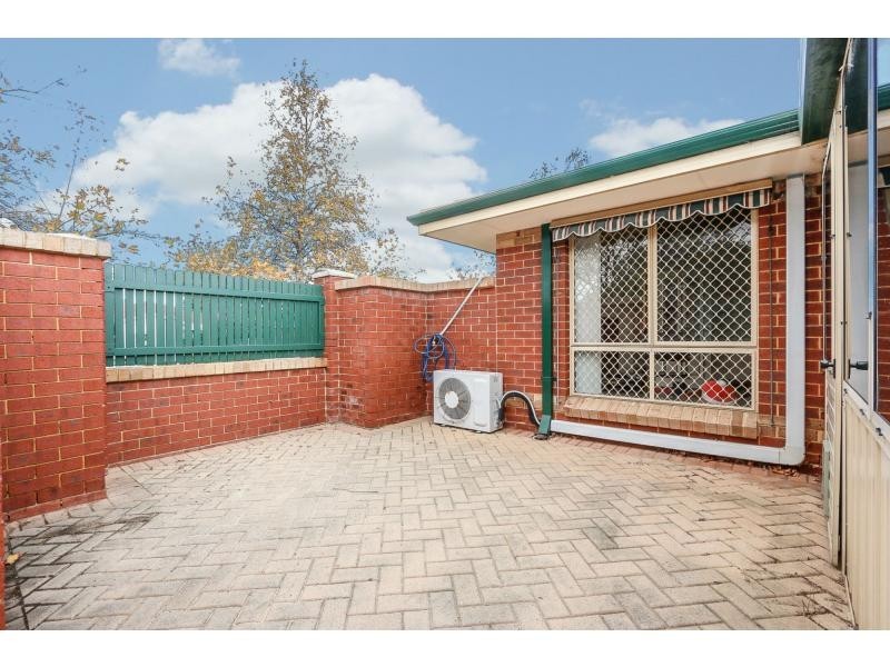2/4 Mills Street, Bentley WA 6102