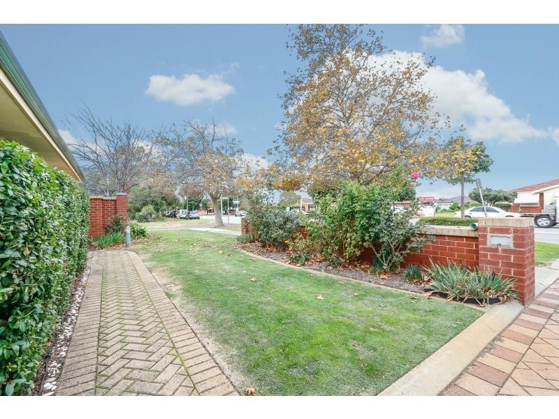 2/4 Mills Street, Bentley WA 6102