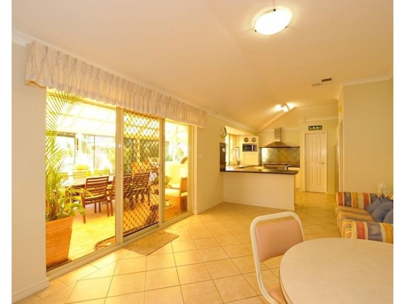 40 Pollard Way, Warnbro WA 6169