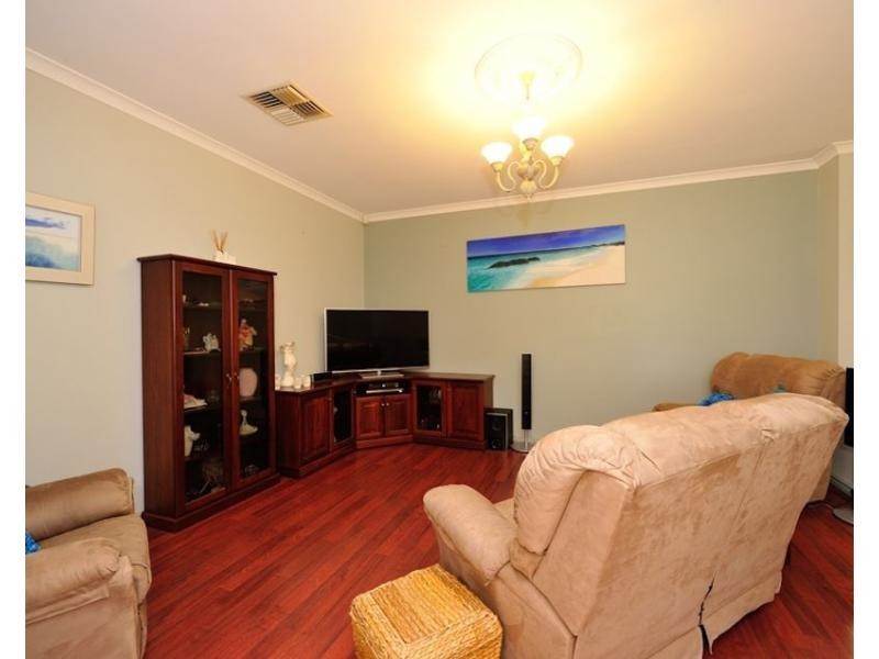 40 Pollard Way, Warnbro WA 6169