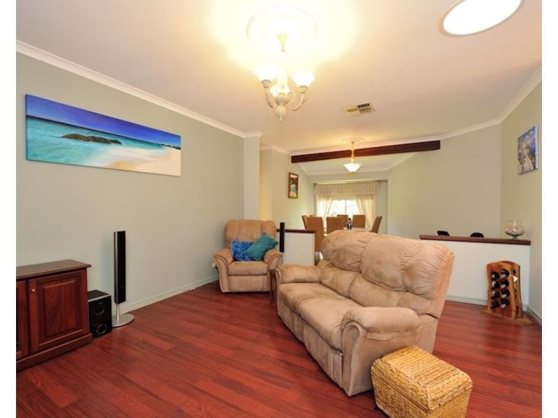 40 Pollard Way, Warnbro WA 6169