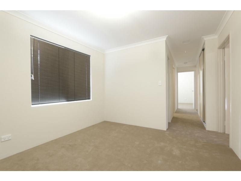 18 Hardey East Road, Wattle Grove WA 6107