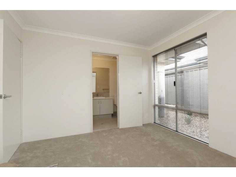 18 Hardey East Road, Wattle Grove WA 6107