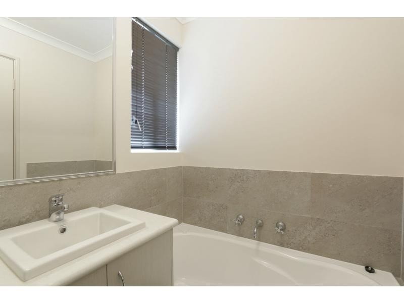 18 Hardey East Road, Wattle Grove WA 6107