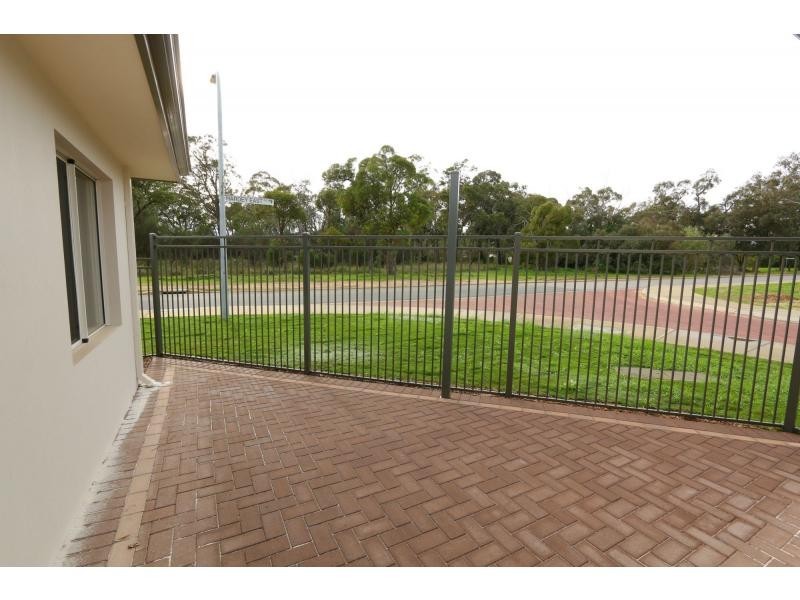 18 Hardey East Road, Wattle Grove WA 6107