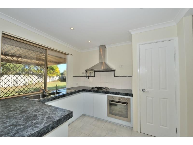 7 Fox Close, Waikiki WA 6169