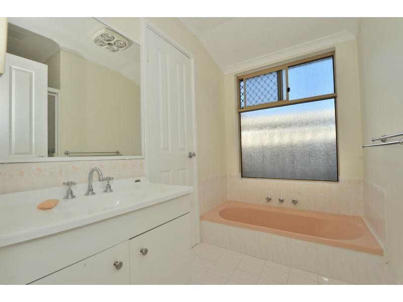 7 Fox Close, Waikiki WA 6169