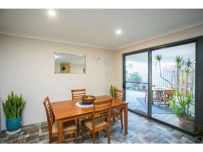 2/24 Collick Street, Hilton WA 6163
