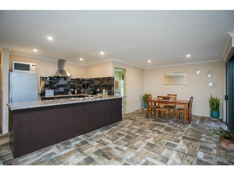 2/24 Collick Street, Hilton WA 6163