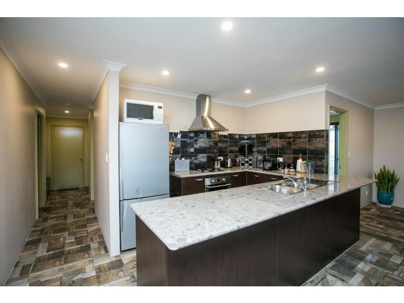 2/24 Collick Street, Hilton WA 6163