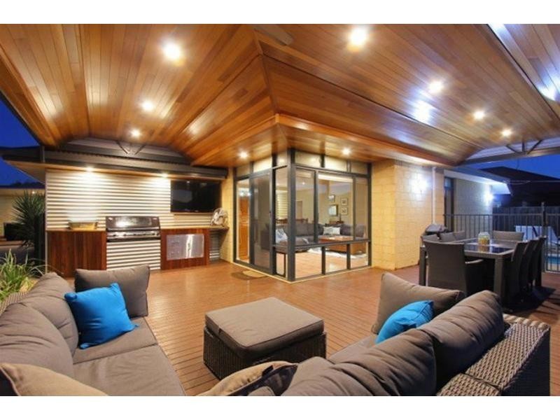 17 Petworth Drive, The Vines WA 6069