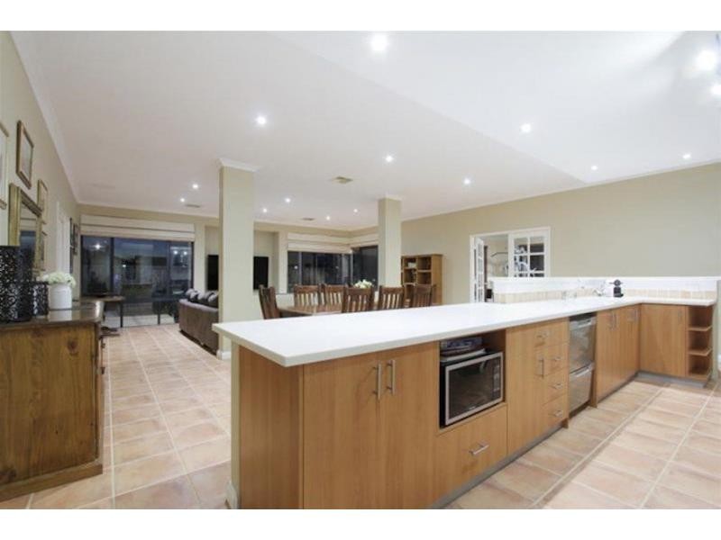 17 Petworth Drive, The Vines WA 6069