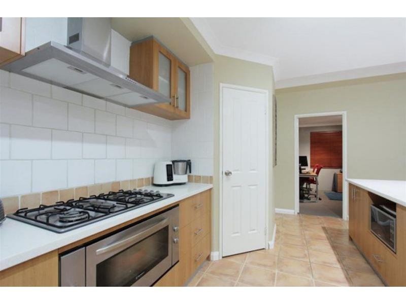 17 Petworth Drive, The Vines WA 6069