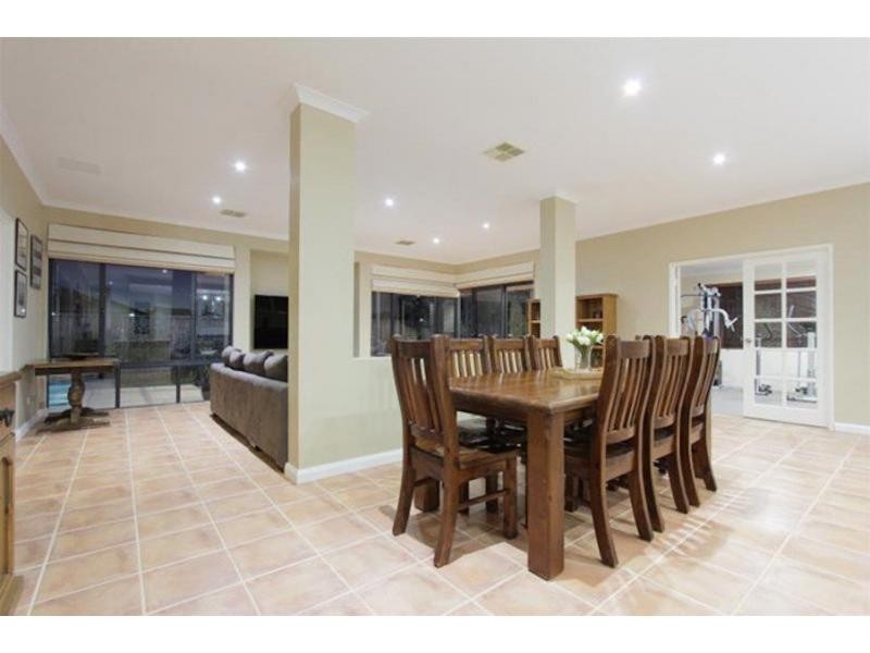 17 Petworth Drive, The Vines WA 6069