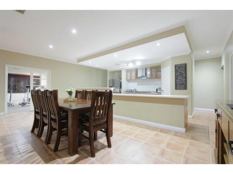 17 Petworth Drive, The Vines WA 6069