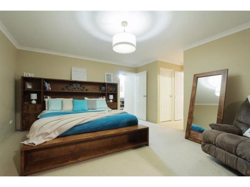 17 Petworth Drive, The Vines WA 6069