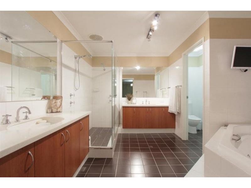 17 Petworth Drive, The Vines WA 6069