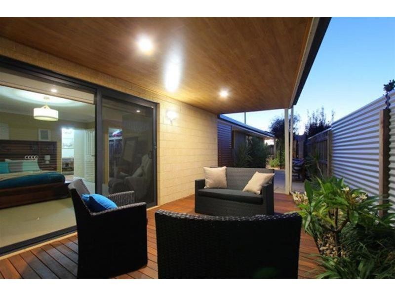 17 Petworth Drive, The Vines WA 6069