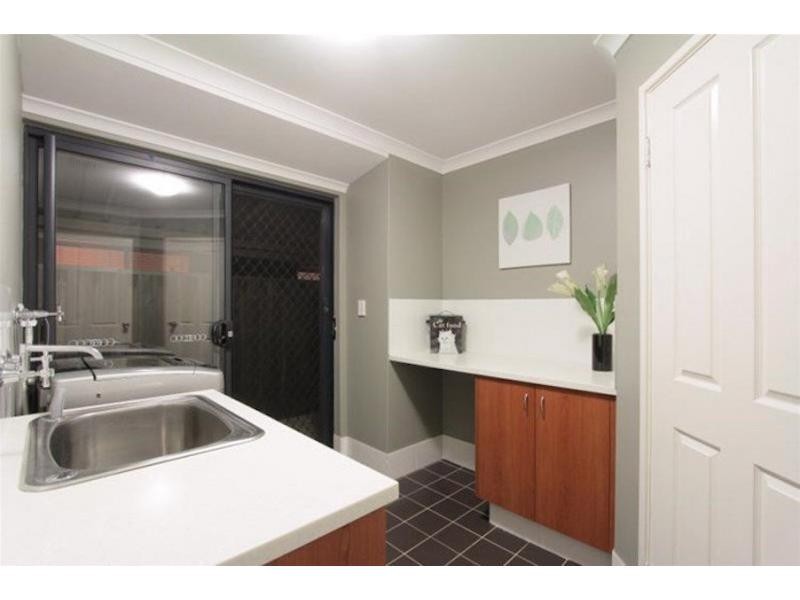 17 Petworth Drive, The Vines WA 6069