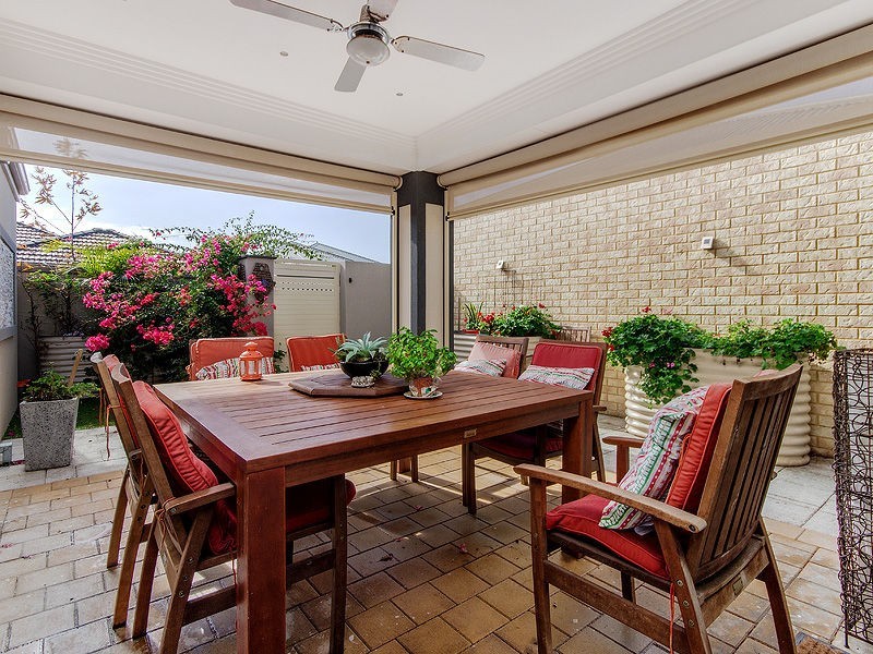 16 Blackshear Green, Secret Harbour WA 6173