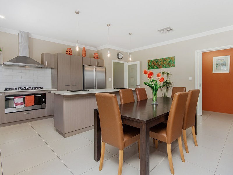 16 Blackshear Green, Secret Harbour WA 6173