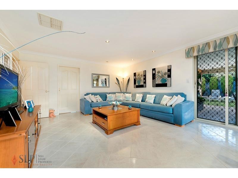 4 Mint Cove, Thornlie WA 6108