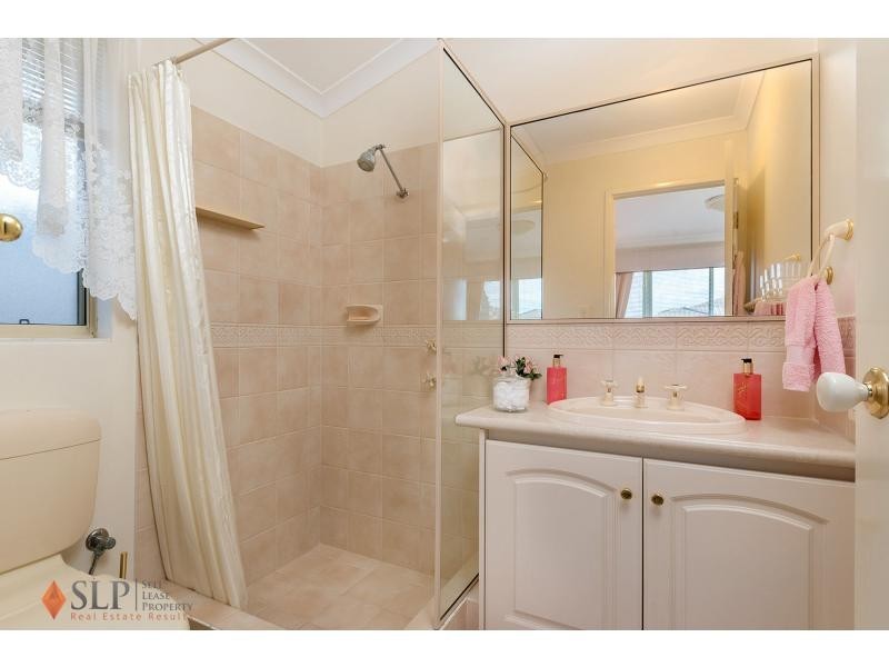 4 Mint Cove, Thornlie WA 6108