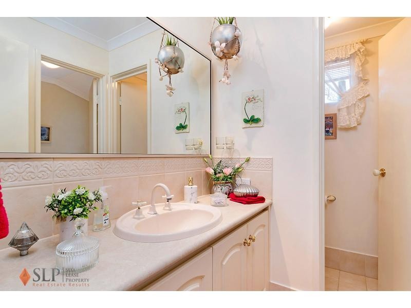 4 Mint Cove, Thornlie WA 6108