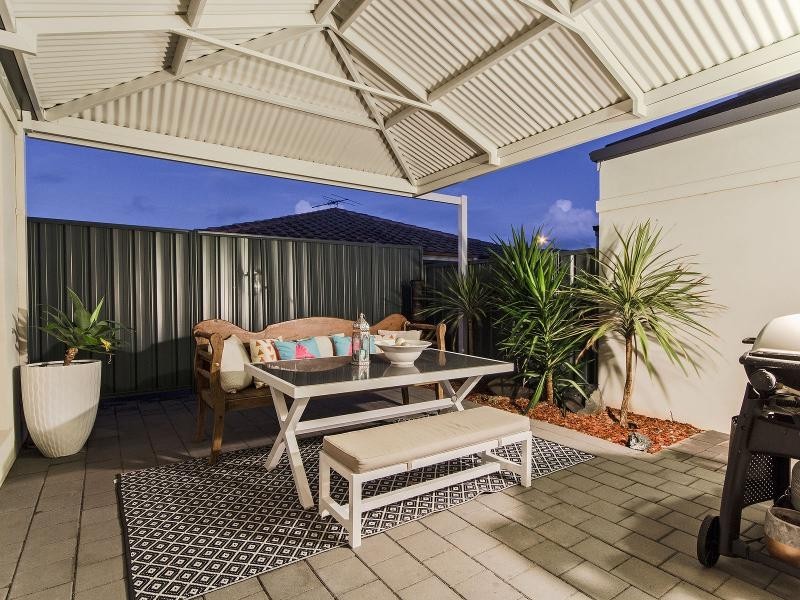 94D Parkin Street, Rockingham WA 6168