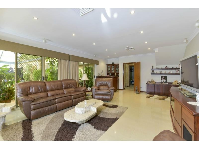 26 Dale Drive, Gooseberry Hill WA 6076