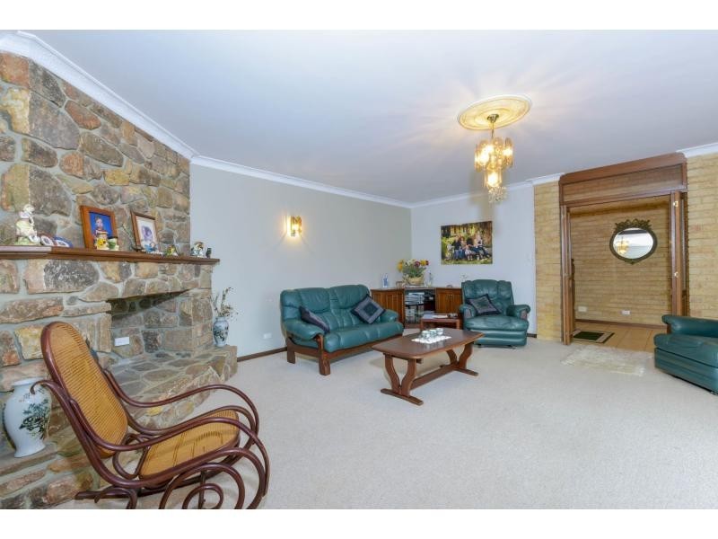 26 Dale Drive, Gooseberry Hill WA 6076