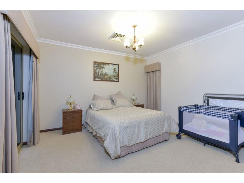 26 Dale Drive, Gooseberry Hill WA 6076