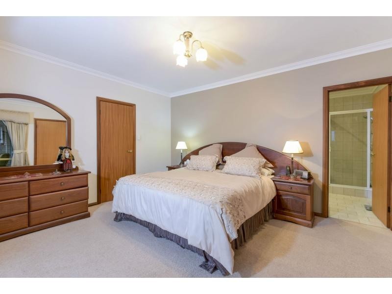 26 Dale Drive, Gooseberry Hill WA 6076