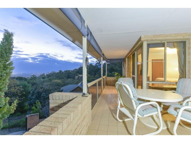 26 Dale Drive, Gooseberry Hill WA 6076