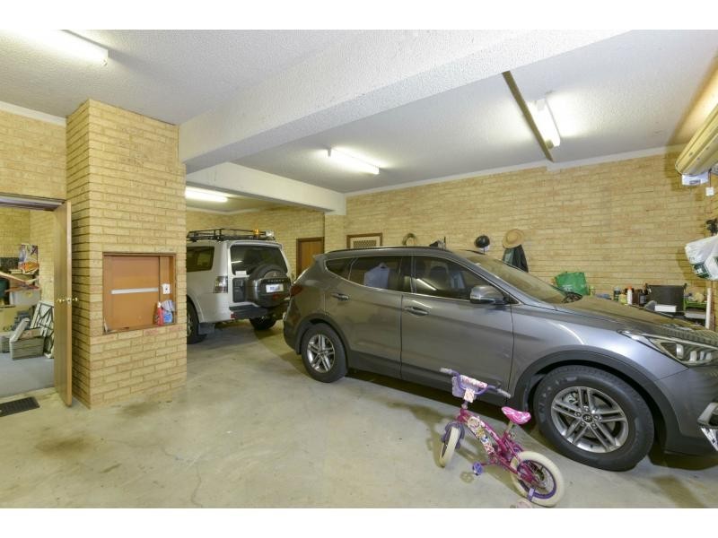 26 Dale Drive, Gooseberry Hill WA 6076