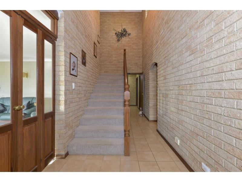 26 Dale Drive, Gooseberry Hill WA 6076