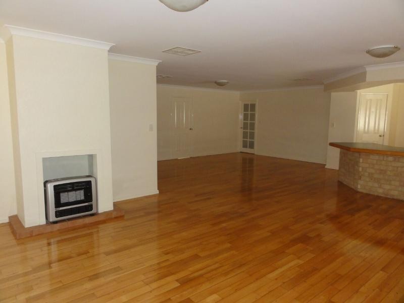 23 Trevino Drive, Port Kennedy WA 6172