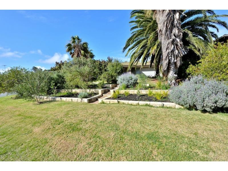 15 Portmarnock Circle, Halls Head WA 6210