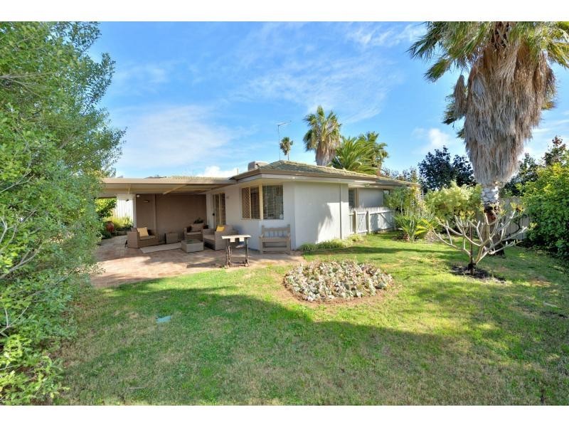 15 Portmarnock Circle, Halls Head WA 6210