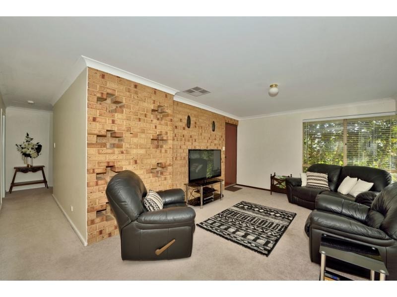 15 Portmarnock Circle, Halls Head WA 6210