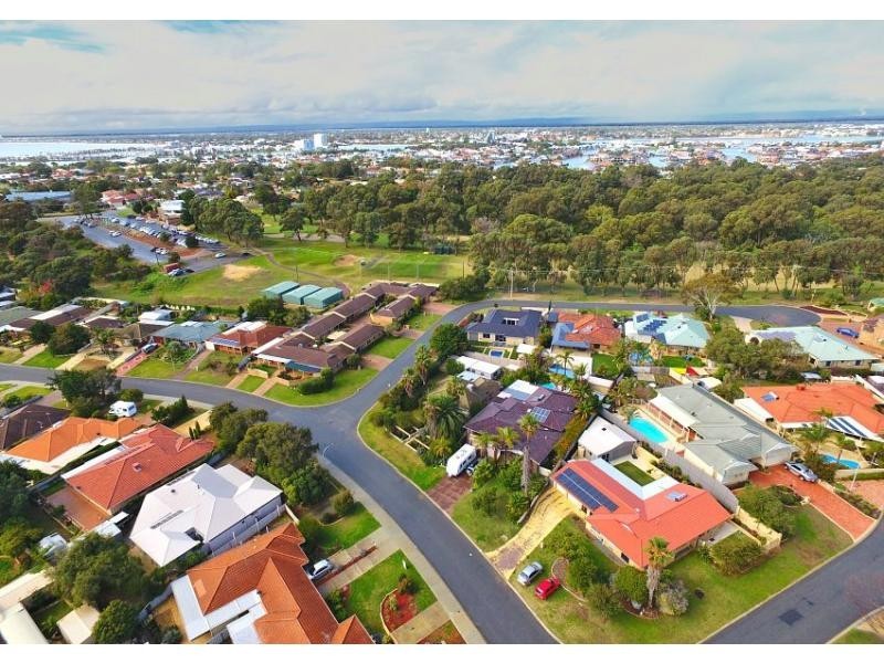 15 Portmarnock Circle, Halls Head WA 6210