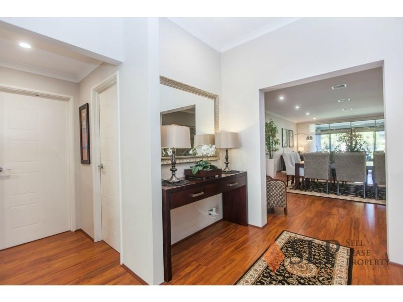 16 Longview Way, The Vines WA 6069