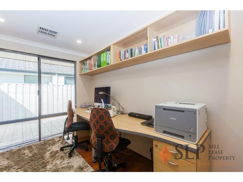 16 Longview Way, The Vines WA 6069