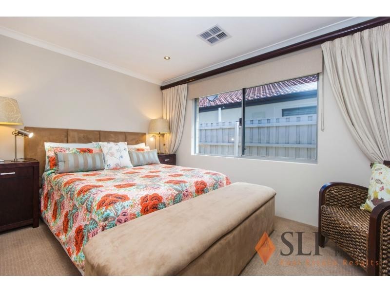16 Longview Way, The Vines WA 6069
