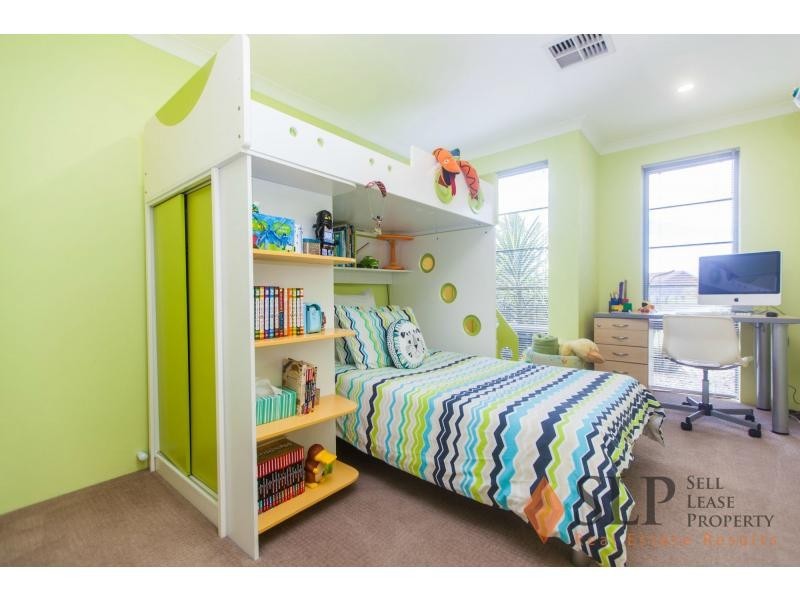 16 Longview Way, The Vines WA 6069