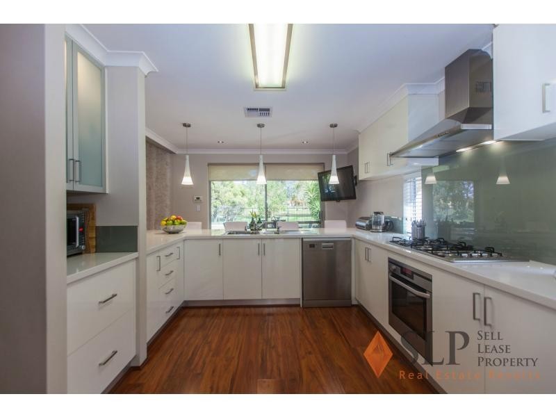 16 Longview Way, The Vines WA 6069