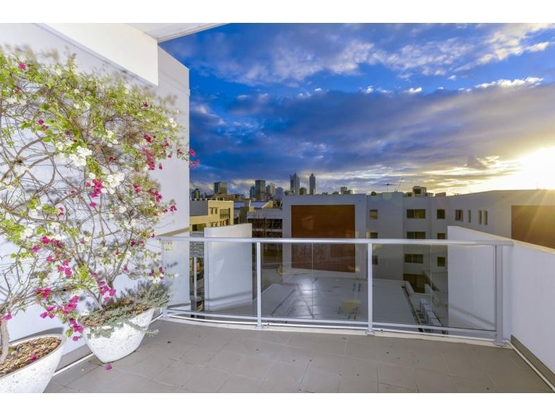 16/153 Kensington Street, East Perth WA 6004