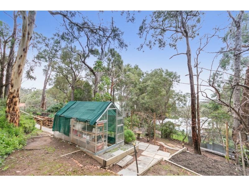 12 Barnes Road, Roleystone WA 6111