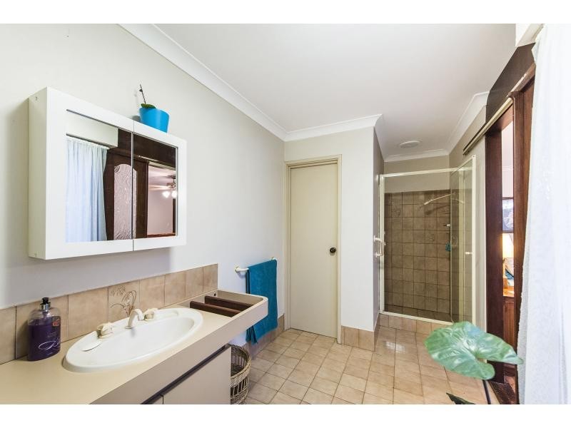 15 Rails Crescent, Wungong WA 6112
